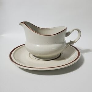 Hearthside Casual Elegance Cream Stoneware Gravy Boat Saucer Set Brown Speckles
